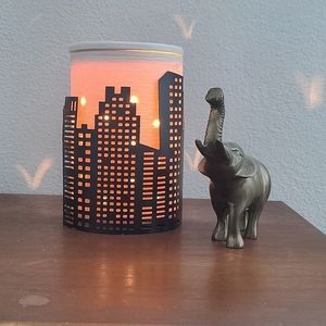 Scentsy Warmer, Downtown City Skyline Wrap and Wax